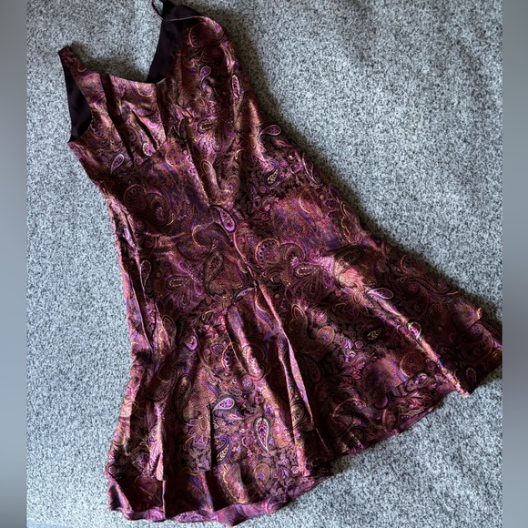 Anne Taylor LOFT 100% Silk Maroon/Plum Paisley Midi Dress Size 4 - Picture 2 of 12